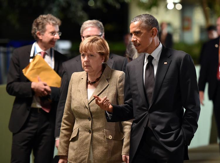 Møde. USA's præsident, Barack Obama, mødes i dag med Tysklands kansler, Angela Merkel, for at drøfte situationen i Ukraine. Her ses de to ved et G20-møde i Australien i november sidste år. 