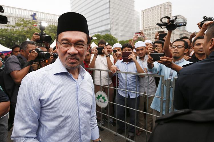 Dom. Højesteret i Malaysia har fundet landets oppositionsleder Anwar Ibrahim skyldig i anklager om sodomi. 