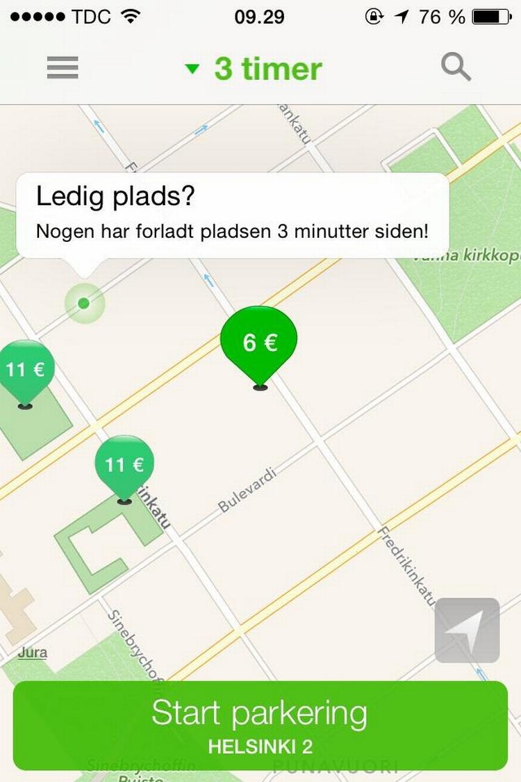 service. Her fortæller appen, at der er en ledig plads et sted i Helsinkis centrum. Beskeden bliver stående i fem minutter. 