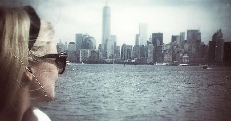 tv-vært. Sofie Linde Lauridsen, der her ses under en rejse til New York, skal næste lørdag være vært på MGP 2015. Privatfoto. 