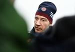 BÆNKEN. Nicklas Bendtner får ikke så meget spilletid i Wolfsburg, som han ville få i FCK - men pengene er noget større. 