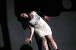 Smertekvinde. Constanze Becker spiller kongedatteren, der tager hævn over sin elskede Jason ved at dræbe deres to børn, i Schauspiel Frankfurts udgave af 'Medea'. PR-foto 