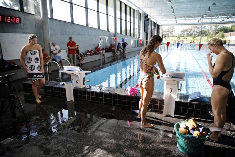 TRÆNING. Omgivelserne i Bellahøj er udskiftet med fast base i USA samt adspredelse i Thailand og Australien for Lotte Friis, Rikke Møller Pedersen og Jeanette Ottesen. 