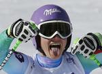 TRIUMFATOR. Tina Maze skovler medaljer sammen, og hun er særligt glad for dem af guld, som her efter den kombinerede konkurrence ved VM. 