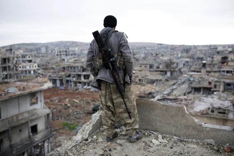 KAMP. Kobane har i månedsvis været skueplads for hårde kampe mellem IS og kurdiske styrker. 