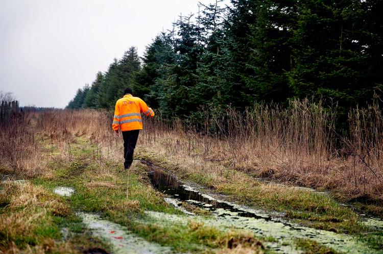 Anonym. En italiensk metroarbejder fortæller, at han ikke har modtaget en eneste lønseddel fra metrofirmaet Cipa siden september. 