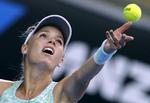 AFBUD. Verdensetteren Serena Williams har trukket sig fra turneringen med en skade. Det kan blive heldigt for Caroline Wozniacki. 