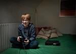 Kriger. Hans mor får kvalme, når blodet flyder i Call of Duty, hvor 10-årige Anders Bandolowski lader sin toparmeret soldat likvidere fjendtlige zombier. 