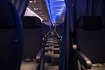 Mellemklasse. Med de nye kabiner satser SAS på at tilfredsstille de kunder, der ikke vil flyve på Go (economy), men heller ikke vil betale for business class. Mellemklassen hedder Plus. Og der er masser af plads til dem, der vælger den kategori. Du kan strække benene fuldt ud uden at blive generet, og så kan du hygge dig med gratis wifi (ligesom på business) samt med en skærm, der med 12 tommer er noget større end den på Go. FOTO: Anders Rye Skjoldjensen 