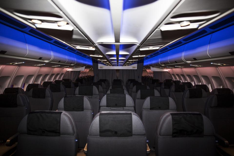 Go. På SAS' economy-klasse er der 179 pladser i den nye kabine. Internet kan tilkøbes for 19 dollar (cirka 125 kroner), hvis man ikke har nok i underholdningssystemet. FOTO: Anders Rye Skjoldjensen 