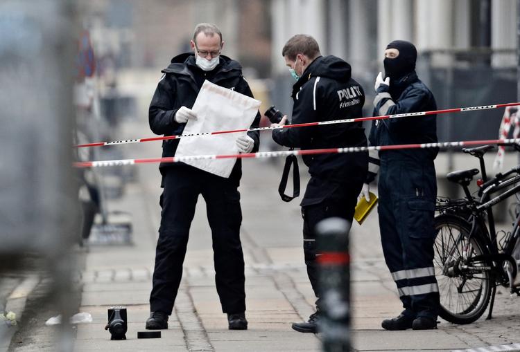 Afspærring. Politiet afspærrede tirsdag formiddag et område omkring Krudttønden, efter man havde fundet et mistænkeligt brev. Afspærringen blev hævet omkring klokkn 10. 