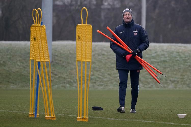 Mangelvare. Danske trænere i udlandet er få. Med fyringen af Kasper Hjulmand i Mainz 05 er kun David Nielsen og Michael Laudrup ansat på topniveau uden for landets græner. 