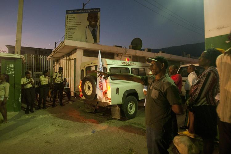 Ulykke. Et faldende el-kabel har koste mindst 18 personer livet i Haitis hovedstad, Port-au-Prince. 