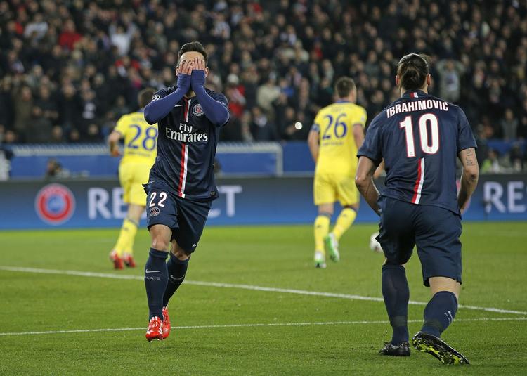 1-1. Ezequiel Lavezzi (tv) kan ikke fatte, at endnu en stor mulighed blev brændt. 
