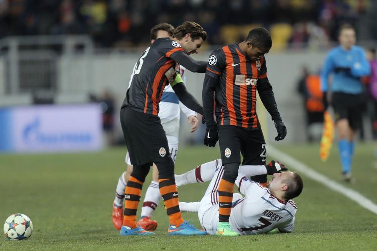 DRILLERI. Shakhtar-spillerne vidste, at de kunne provokere Franck Ribéry, og det blev flere gange forsøgt. Dog uden, at Bayern-spilleren gik amok. 