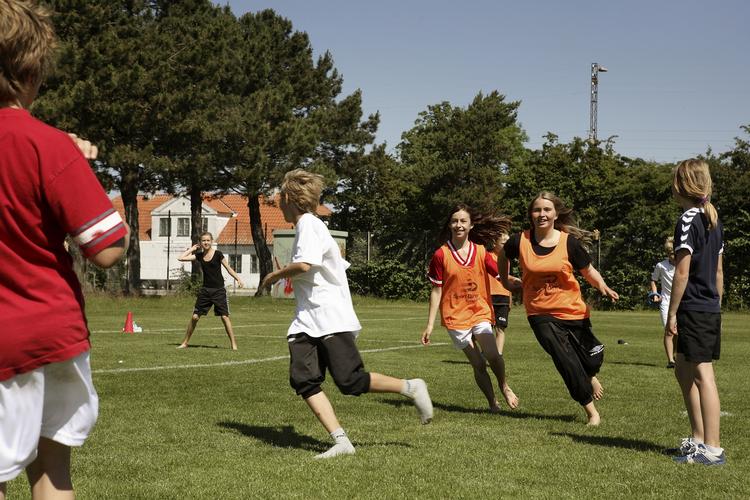 leg er godt og udviklende for både dyreunger og menneskebørn. Arkivfoto: Jan Grarup 