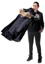 tabuer. Niviaq Korneliussen havde forventet både de positive og negative reaktioner, der fulgte med udgivelsen, men noget undrer hende ved den grønlandske modtagelse. I Grønland er det ikke blevet nævnt, at 'HOMO Sapienne' også handler om homoseksualitet. 