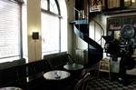 Biografcafé. Hos Vester Vov Vov kan man både se film og få kaffe. 