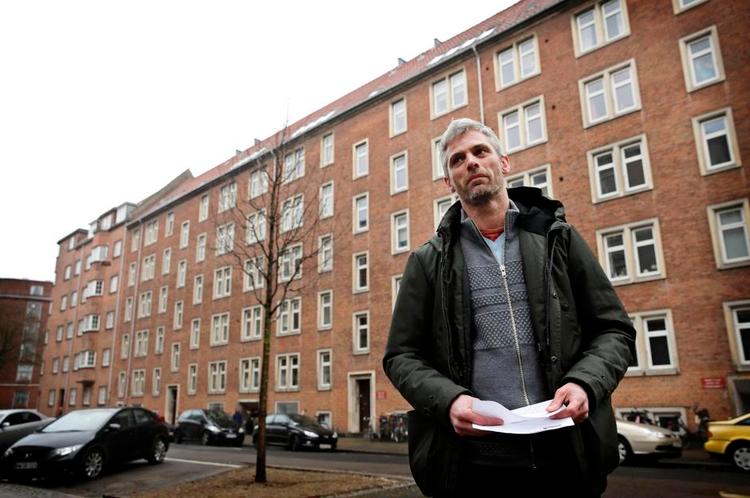 benspænd. 9 tomme lejligheder ødelægger drømmen for Safo Eyde og 34 andre lejere om at kunne stifte en andelsboligforening i København. 