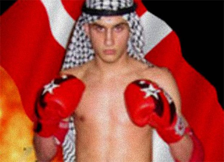 Gerningsmand. Omar el-Hussein havde gået til kickboksning og havde faktisk kæmpet under dansk flag i en duel mod en svensker. Billedet her stammer fra plakaten til stævnet. 