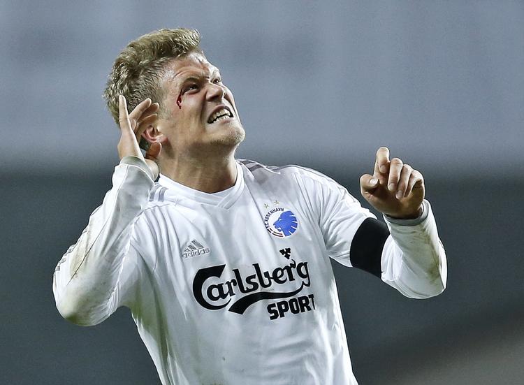 SÅRET. På en dag, hvor Andreas Cornelius kun var tæt på med en helflugter, slog FCK's to backer til mod FC Vestsjælland. 