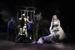 Fanget. Den rumænske mezzosopran Ruxandra Donose som Bradamante kæmper på den godes side i Händels opera om magi og kærlighed. Foto: Per Morten Abrahamsen 
