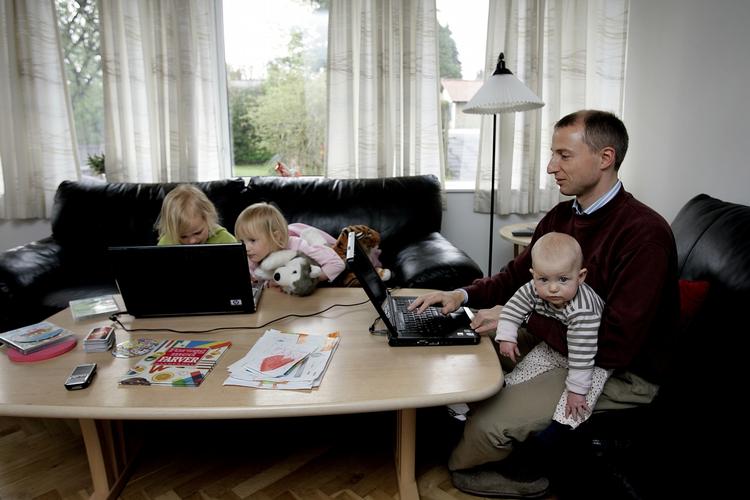 Sammenblanding. Det kræver sin lønmodtager at håndtere, at arbejde og privatliv smelter mere og mere sammen. 