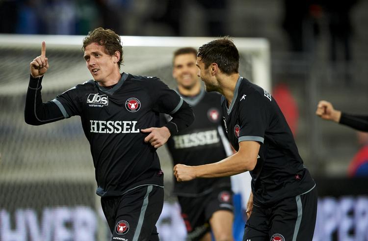 HOVEDSTØD. Morten ’Duncan’ Rasmussen sørgede for at score til 3-0 for FV Midtjylland over OB. 