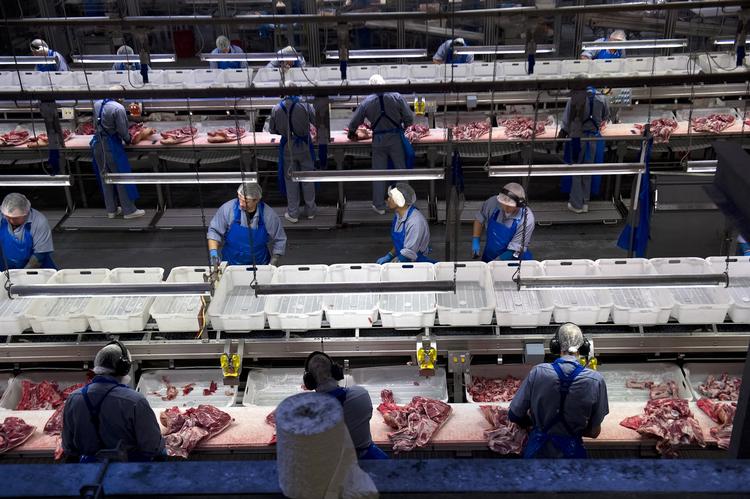 Slagteri. Fortrolige forhandlingspapirer afslører hidtil ukendte detaljer i de metoder, Danish Crown anvender under den igangværende kamp om de danske slagteriarbejdspladser. 