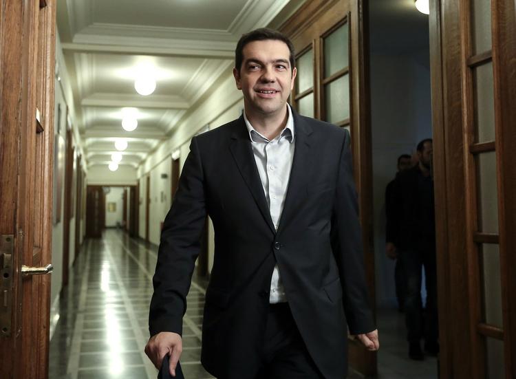 venteposition. Grækenlands regeringschef, Alexis Tsipras, må nu spændt vente på, om de andre lande i Eurogruppen godkender den liste, som grækerne mener vil bringe landet tilbage på sporet. 