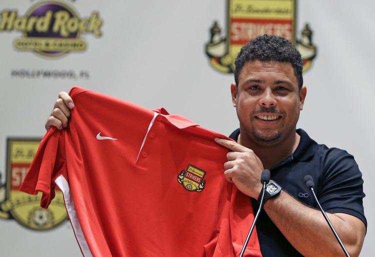 comeback. Ronaldo har ikke spillet fodbold på topplan siden 2011, men nu træner brasilianeren for at spille på Fort Lauderdale Strikers, som har har købt en stor aktiepost i. 