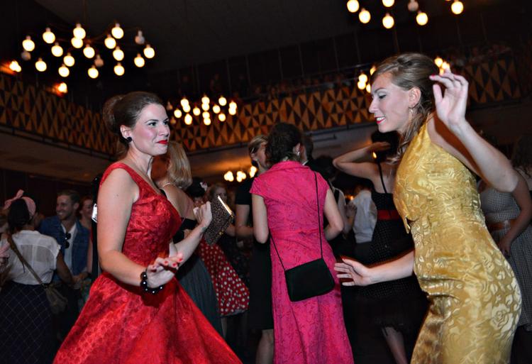 Dans. Også sidste år var der 50'er-fest i Vega. 