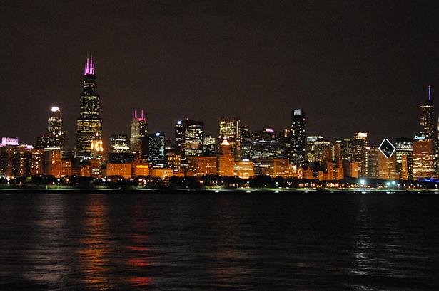 Klassiker. En af USa's største byer, Chicago har naturligvis også en skyline. Størst er Willis Tower, tidligere kendt som Sears Tower, der med sine knap 450 meter indtil slutningen af 1990'erne var den højeste i verden. 