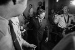 Farvel. Polanski forlader retten i Santa Monica efter den første retssag i USA i september 1977. Siden flygtede han ud af landet. 