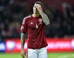Kaptajnen. Daniel Agger og co. holder fanen højt overfor DBU. 