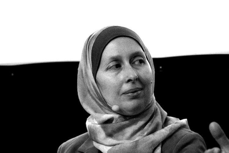 Talerør. Carla Anina Baghajati er talskvinde for islamisk trossamfund i Østrig (IGGiÖ), der står for undervisningen i islam af 86.000 børn i skoler og har 120.000 medlemmer. 