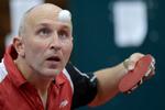 SKADET. For første gang i sin bordtenniskarriere er 46-årige Allan Bentsen alvorligt skadet. 