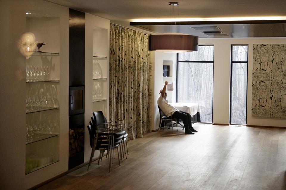 Lettet. Men der var gode nyheder fra Michelin. De havde givet Wassim Hallal og hans restaurant en enkelt stjerne. 