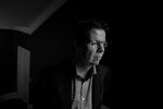 Spørgsmål. Folketingets ombudsmand stiller spørgsmål til Region Hovedstaden, efter Ekstra Bladet er gået ind i sag om behandling af ambassadørs syge mor. 