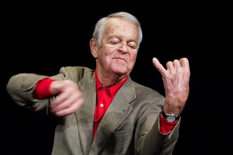 på toppen. Svend Asmussen, der fylder 99 år i dag, giver selv udtryk for i pladenoterne, at dette måske er det bedste, han nogensinde har spillet. 