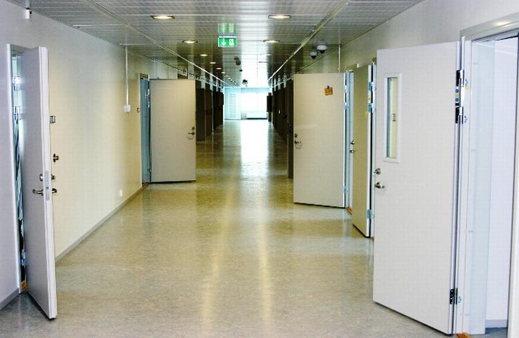 AFSONING. Nordmænd risikerer fremover at blive sendt til Holland, når de skal i fængsel. Der er overbelægning i deres hjemlands celler. Her ses en gang et af Norges bedst sikrede fængsler, Halden Fengsel. 