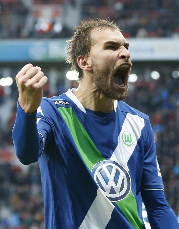 Skarpretter. Bas Dost har scoret otte gange i sine tre seneste kampe og naturligvis været fast inventar på 'Ugens hold', hvor de seneste tre kampe har udløst en gennemsnitskarakter hos fagmagasinet Kicker på 1,5, hvilket er tæt på verdensklasse. 