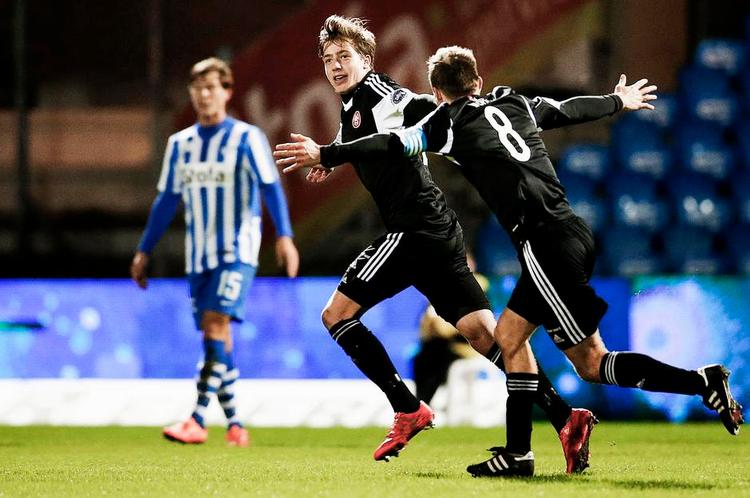 REVANCHE. Frederik Børstingbragte mandag aften AaB på sejrskurs i Esbjerg. I morgen har vestjyderne mulighed forpokalrevanche. - Arkivfoto: GregersThyco. 