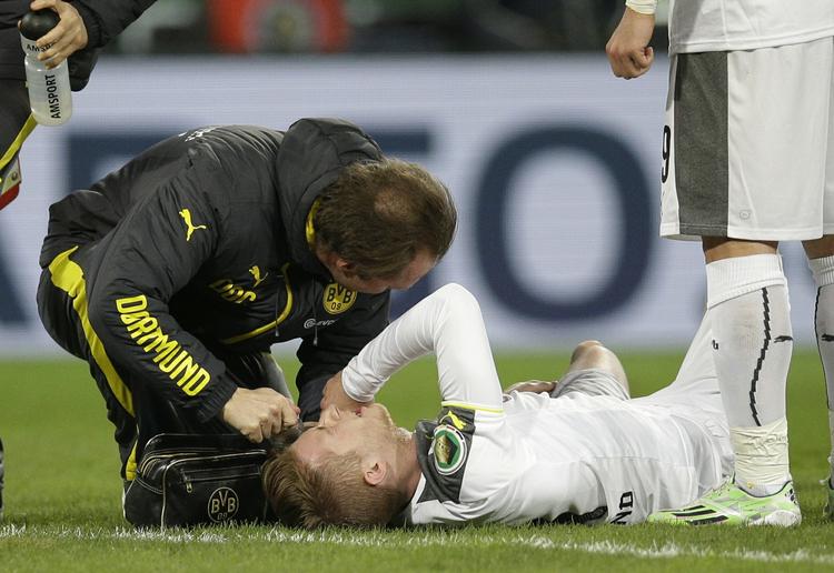 Reus. Landsholdsspilleren måtte udgå af pokalkampen, som Ciro Immobile afgjorde med to scoringer. 