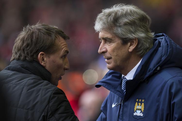 PUDSIGT. I søndags mødtes Bredan Rodgers (tv.) og Manuel Pellegrini (th.) på sidelinjen i Liverpool. Nu nævnes førstnævnte som en mulig afløser for Pellegrini i Manchester City. 