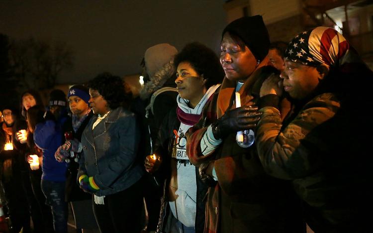 Frifindelse. Politimanden Darren Wilson, der skød og dræbte den 18-årige ubevæbnede Michael Brown, er blevet renset af USA's justitsministerium. 