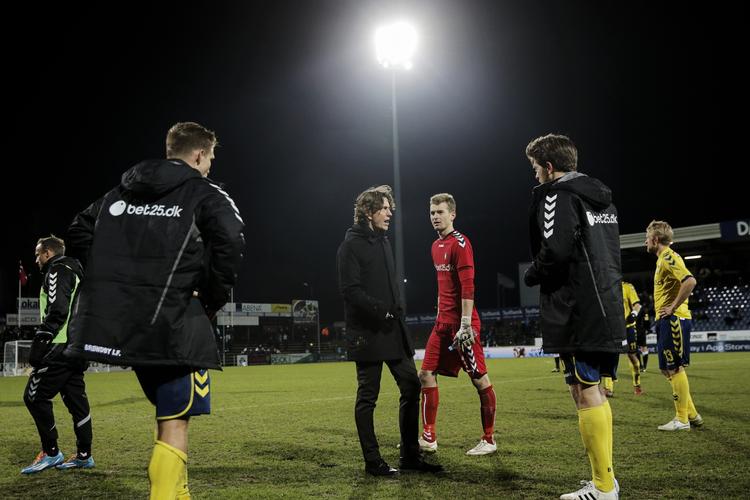 Exit. Thomas Frank (i midten) kan komme under yderligere pres, hvis Brøndby taber på søndag til FCK. 