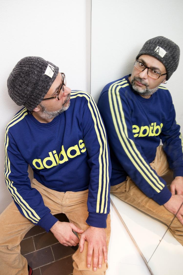 Satire. For Omar Marzouk består komikkens brændstof i at udfordre magten. Det sker alt for sjældent, siger han til Politiken. 