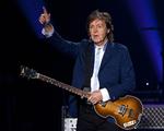 Stjernenavn. Paul McCartney er sammen med sit band i gang med en solid koncertturné. 