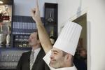 glæde. De nordiske michelinstjerne bliver uddelt. Her er vi på restauranten Frederikshøj i Aarhus hvor Wassim Hallal og hans hold forventer at få mindst én stjerne. 